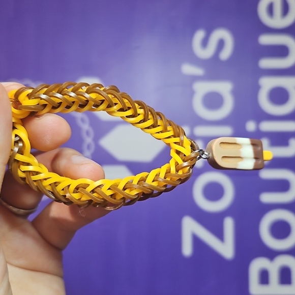 9yr old Zofia's handmade bracelets - Picture 12 of 16